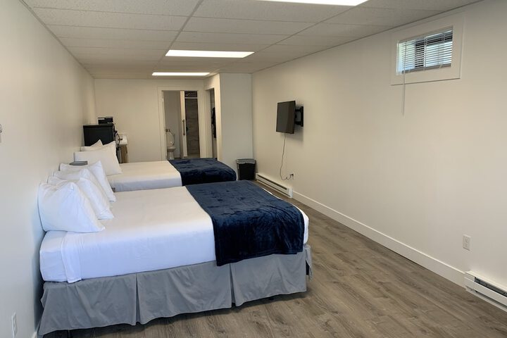 Room 25 of 38