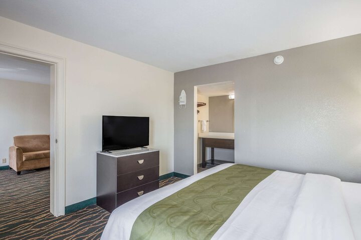 Room 16 of 70
