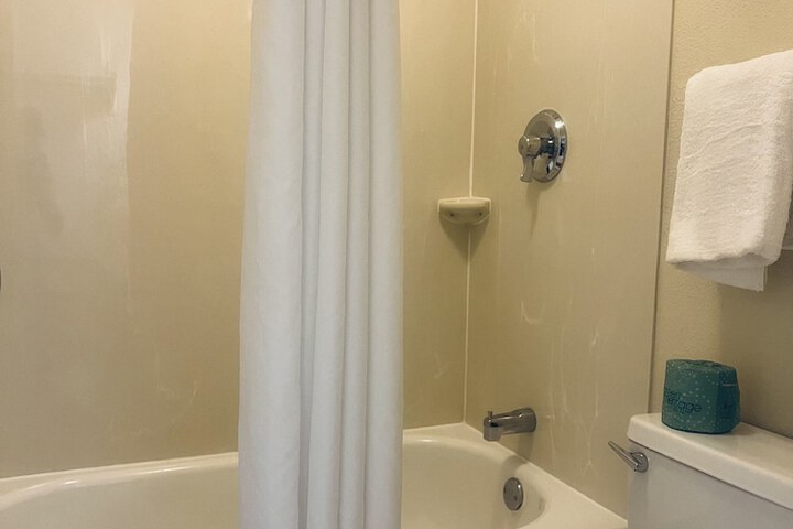 Room 22 of 27