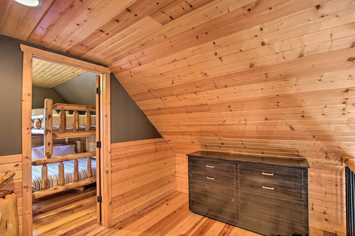 Close to Vineyards: Updated New Haven Retreat!