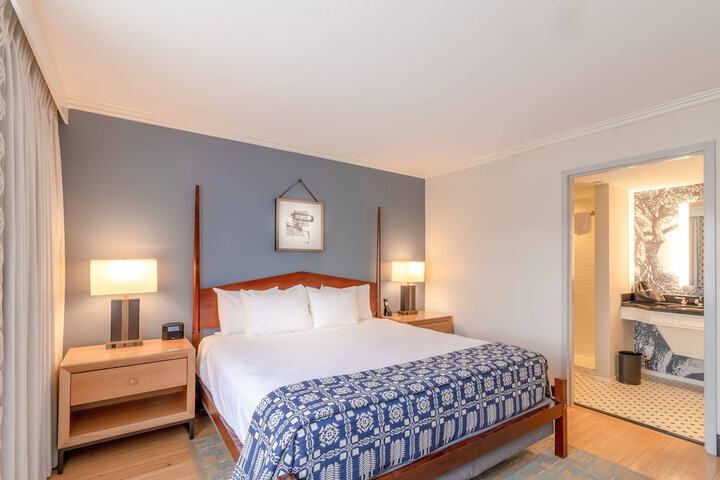 Williamsburg Lodge Autograph Collection
