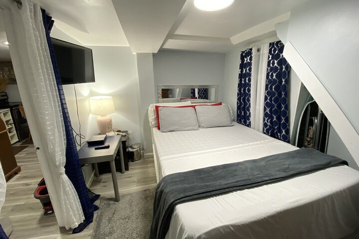 Nice 2 bedroom Apt With Patio