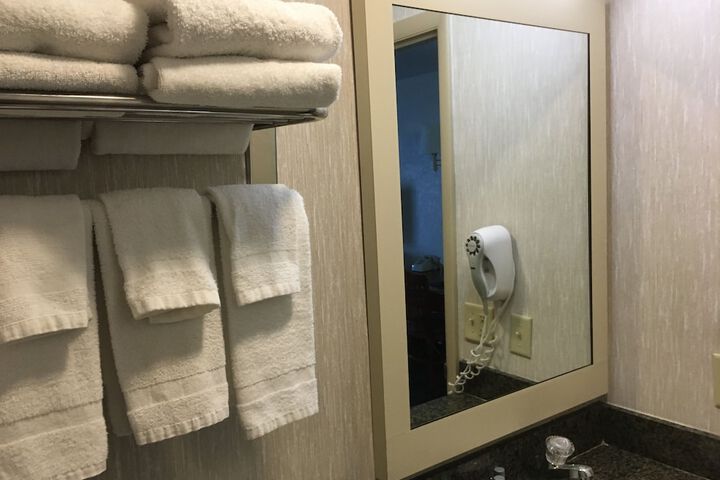 Room 35 of 62