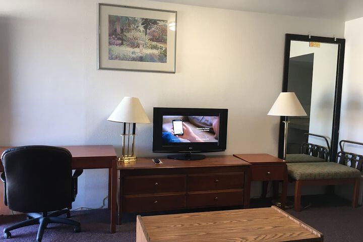 Room 15 of 38