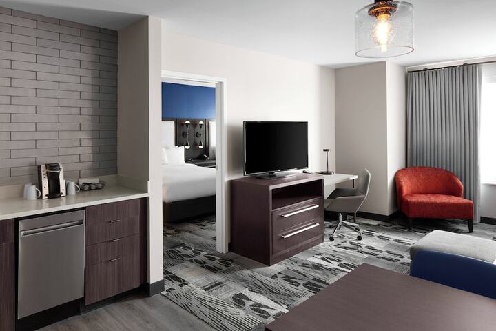 Room 13 of 23