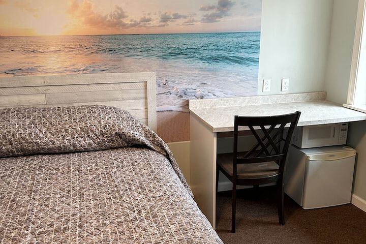 Room 9 of 37