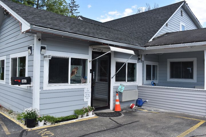 Pilgrim Inn & Cottages