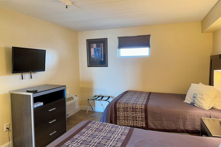 Room 9 of 22