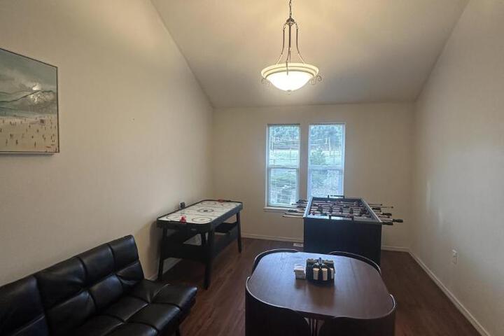 Gearhart Lakefront Vacation Rental