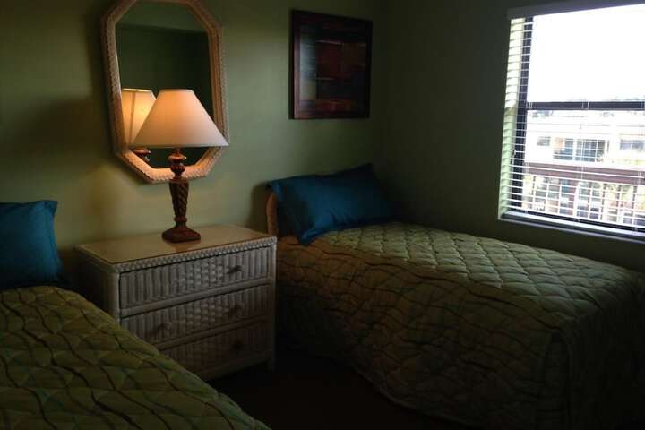 Room 32 of 42