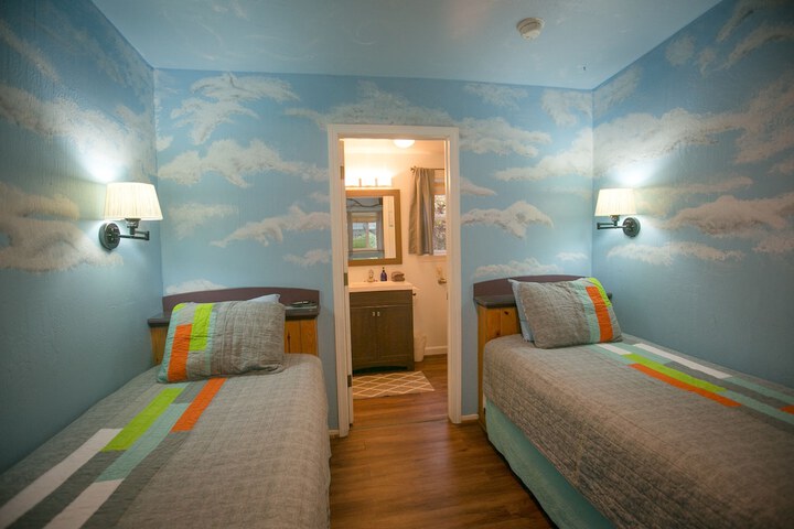 Room 97 of 236