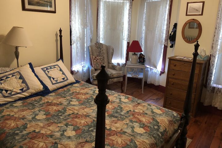 Room 11 of 32