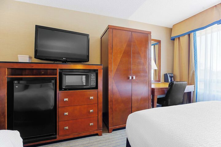 Sandman Hotel & Suites London Downtown