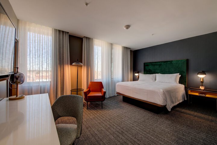 Threefoot Hotel Meridian, a Tribute Portfolio Hotel