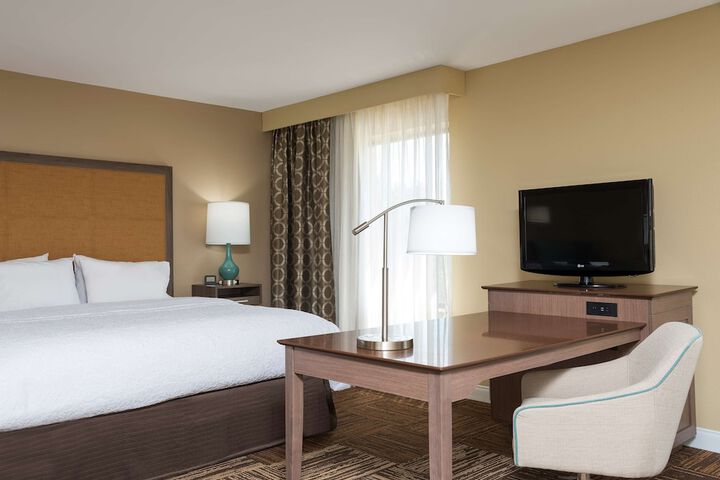 Room 17 of 28