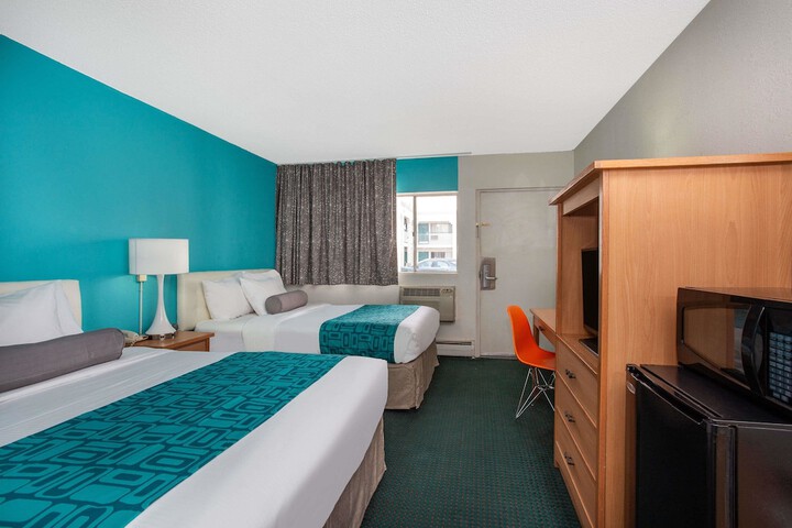 Room 10 of 19
