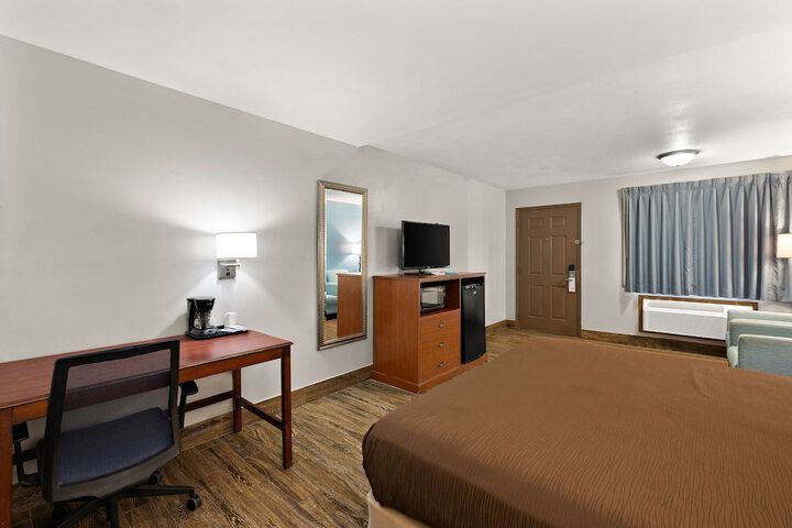 Room 9 of 27