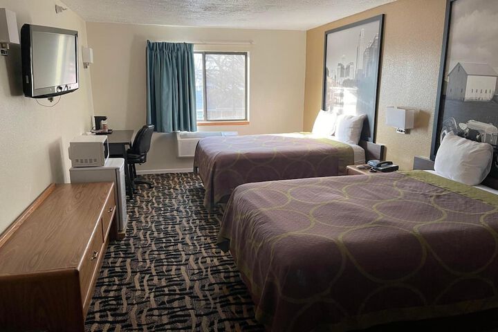 Room 25 of 32