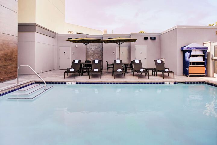 Pool 4 of 37