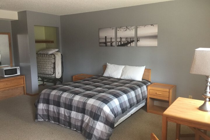 Room 2 of 20