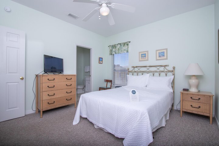 Room 6 of 25