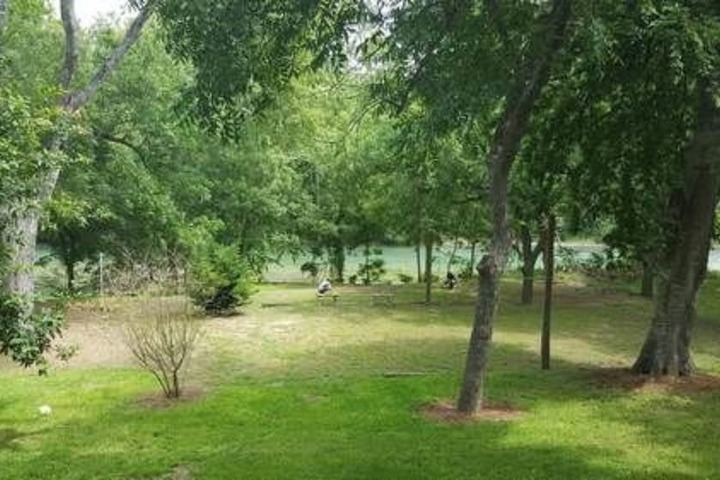 Horseshoe Riverside Lodge