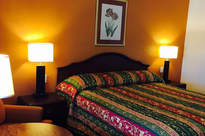 Room 16 of 23