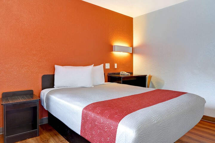Room 14 of 24