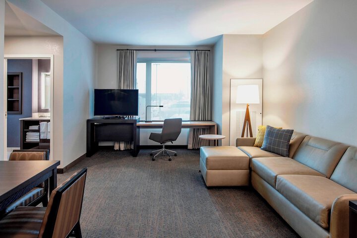 Room 28 of 46