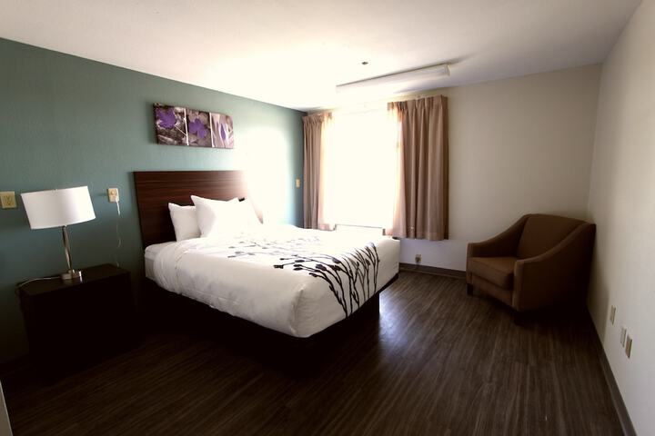 Room 11 of 17