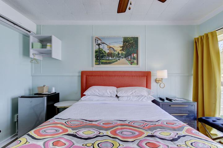 Room 9 of 32