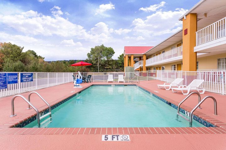Pool 4 of 28