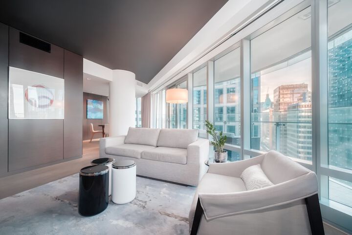 Paradox Vancouver