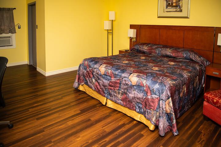 Room 32 of 90