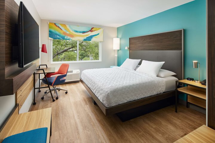 Room 14 of 25