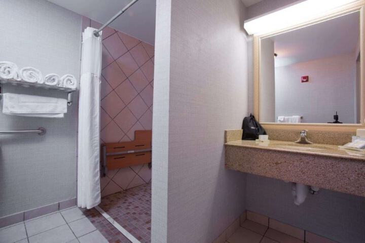 Room 62 of 127