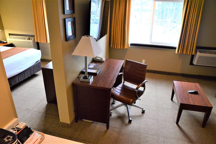 Room 42 of 103