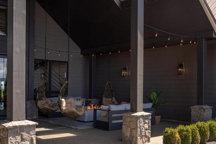 Escape to Wine Country Luxurious Getaway Awaits