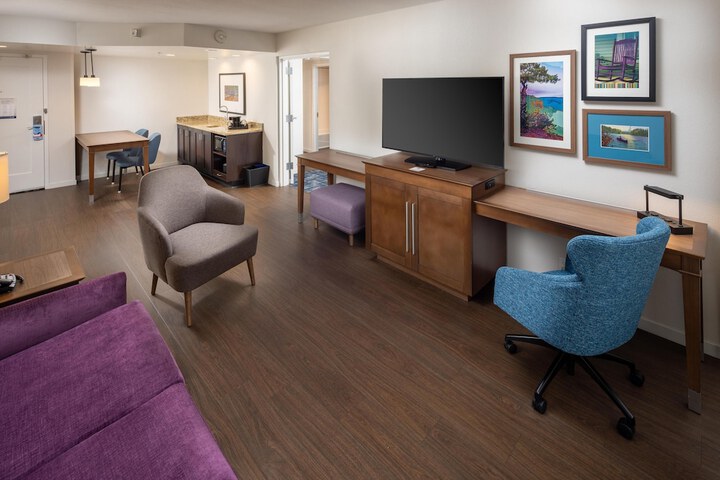 Hampton Inn & Suites Asheville Airport