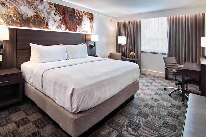 Crowne Plaza Executive Center Baton Rouge by IHG