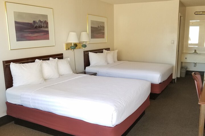 Motel 8 Laramie