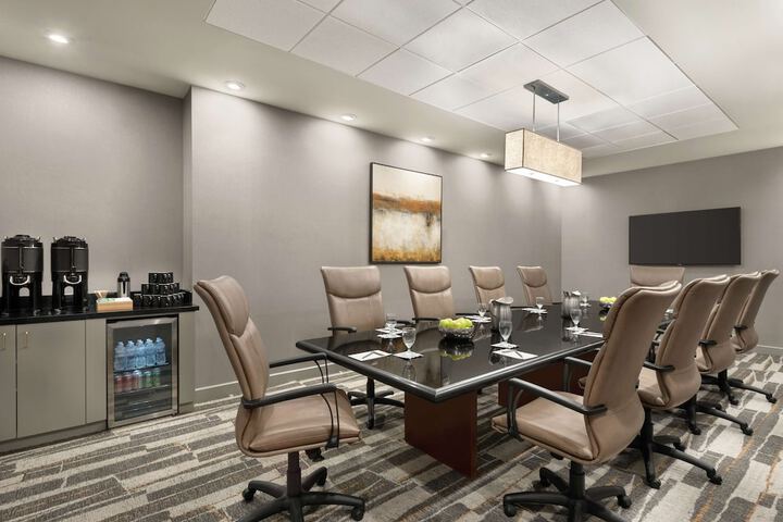 Embassy Suites by Hilton Cleveland Rockside