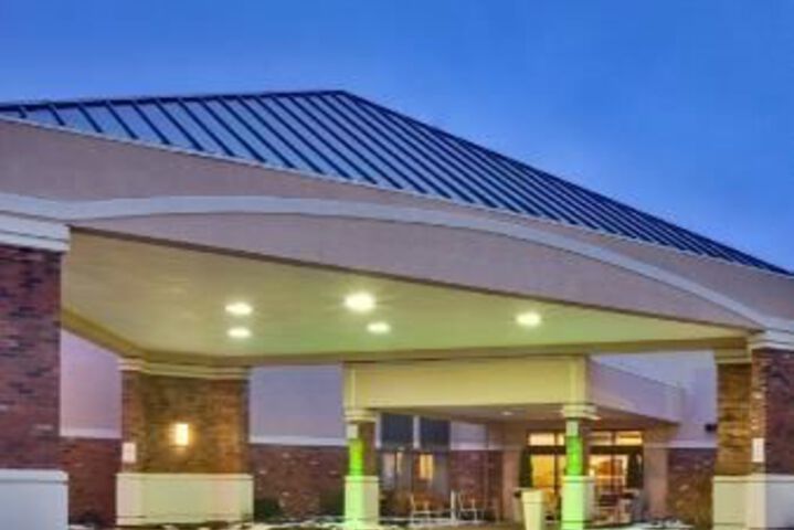Ramada Plaza Rochester Airport