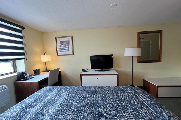 Room 28 of 81