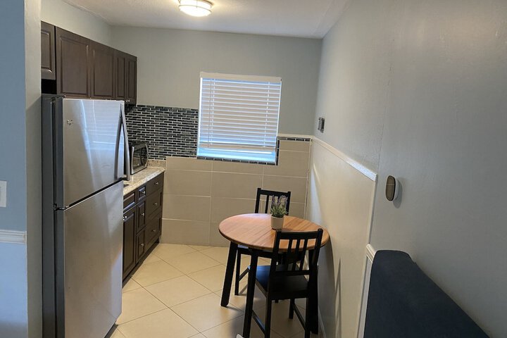 Room 6 of 12