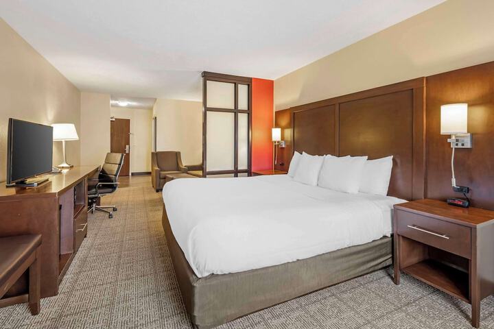 Room 21 of 38