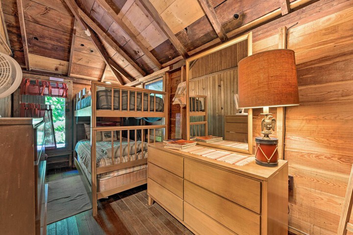 Douglas whispering Winds Cottage w / Beach!