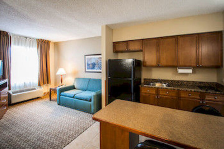 MainStay Suites