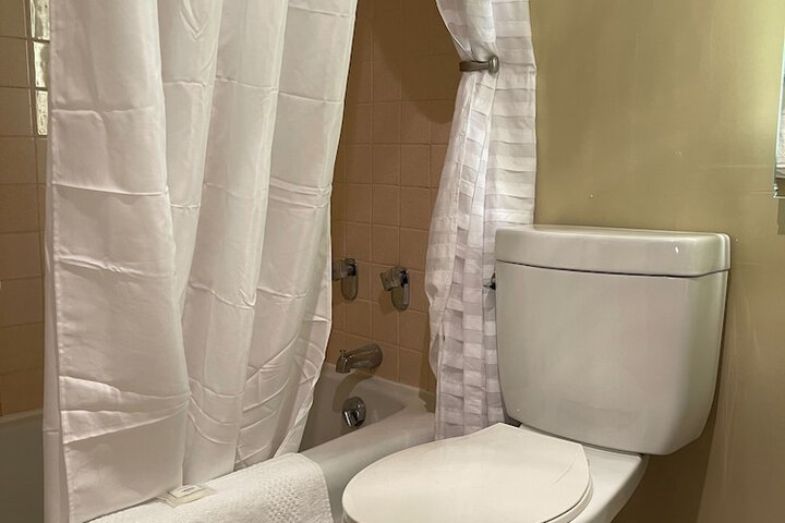 Room 32 of 42