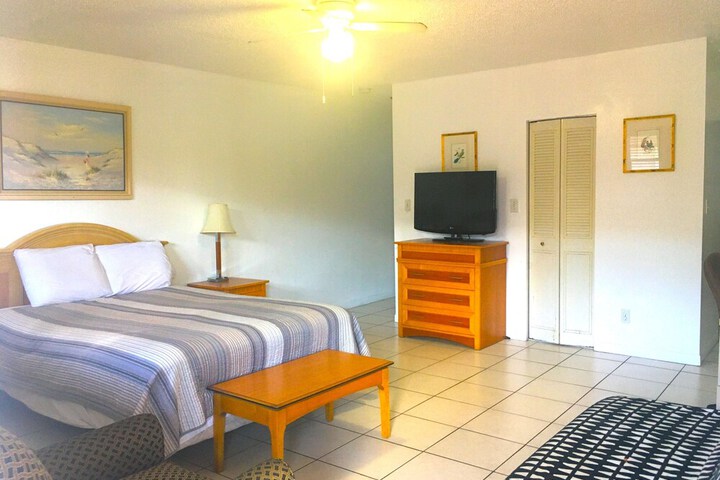 Room 9 of 26